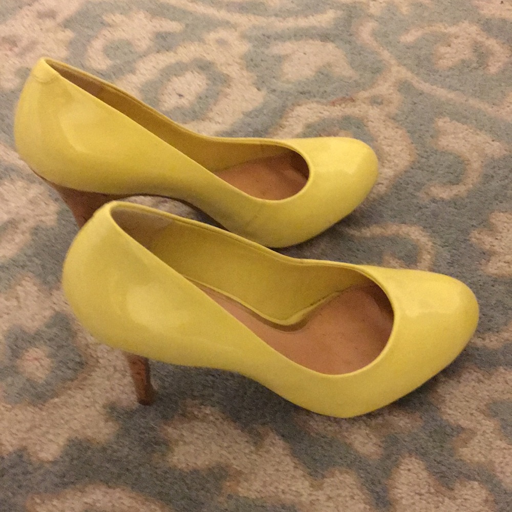 Jessica Simpson yellow shoes